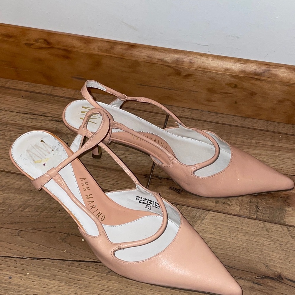 DESIGNER Anne Marino Pale pink leather heels